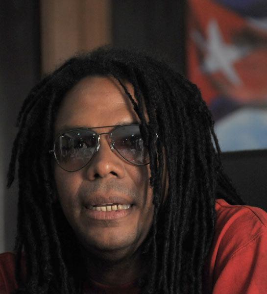 Raúl Torres cantante