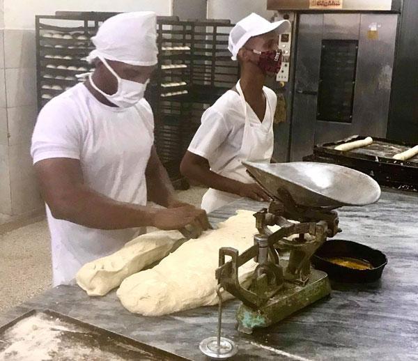 Panadería de Zapata y 12