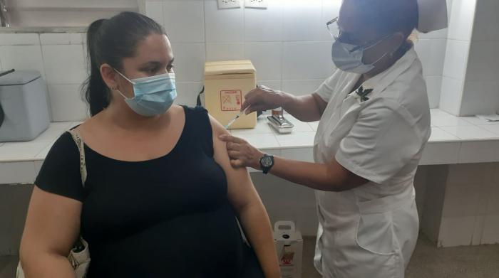 Se inició vacunacion de embarazadas y lactantes