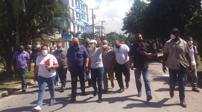 Recorrido de Marrero Cruz, junto a autoridades habaneras en La Timba